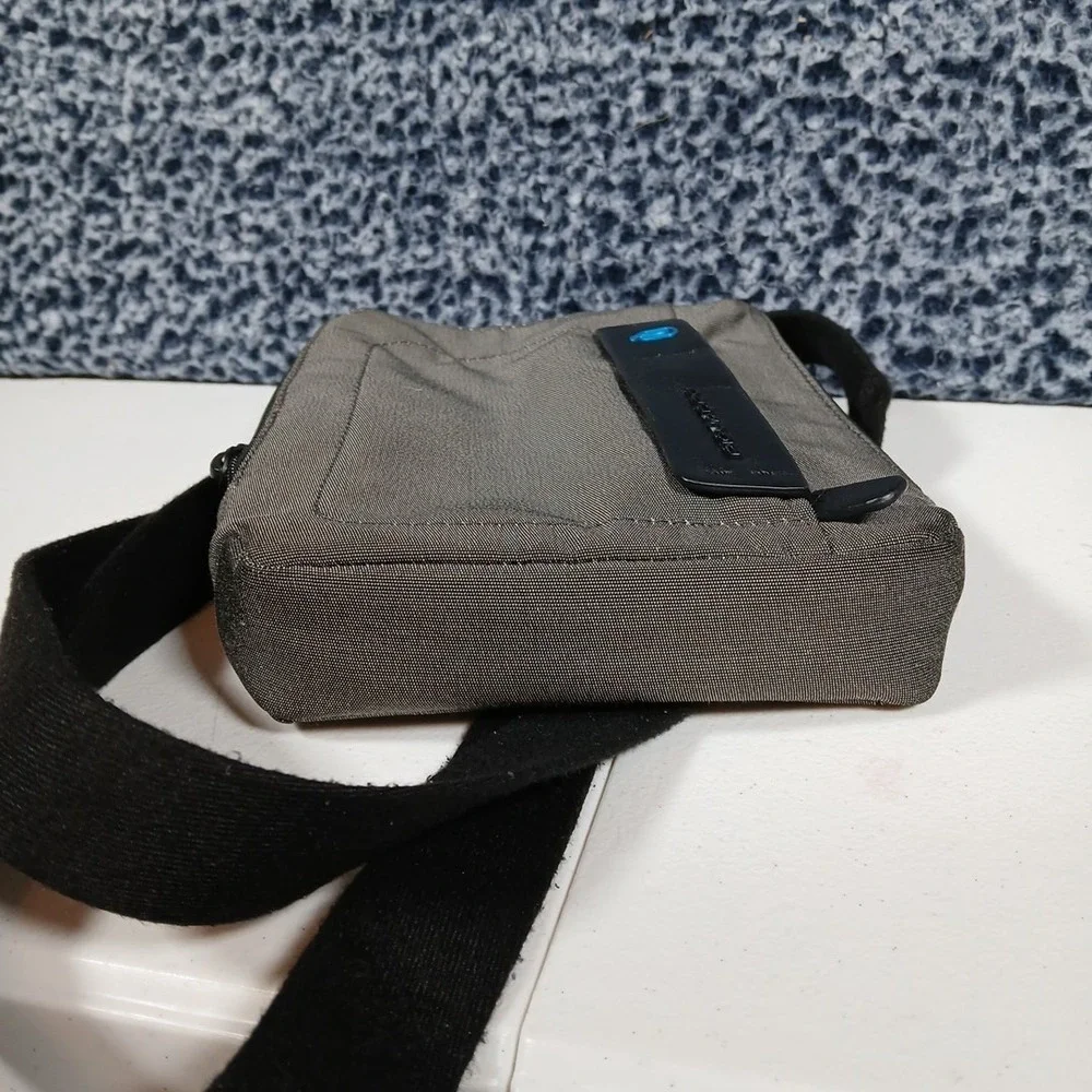 Piquadro Crossbody Bag Small Grey Tech Travel Messenger